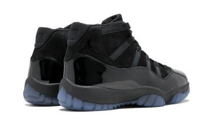 J11 TOTAL BLACK